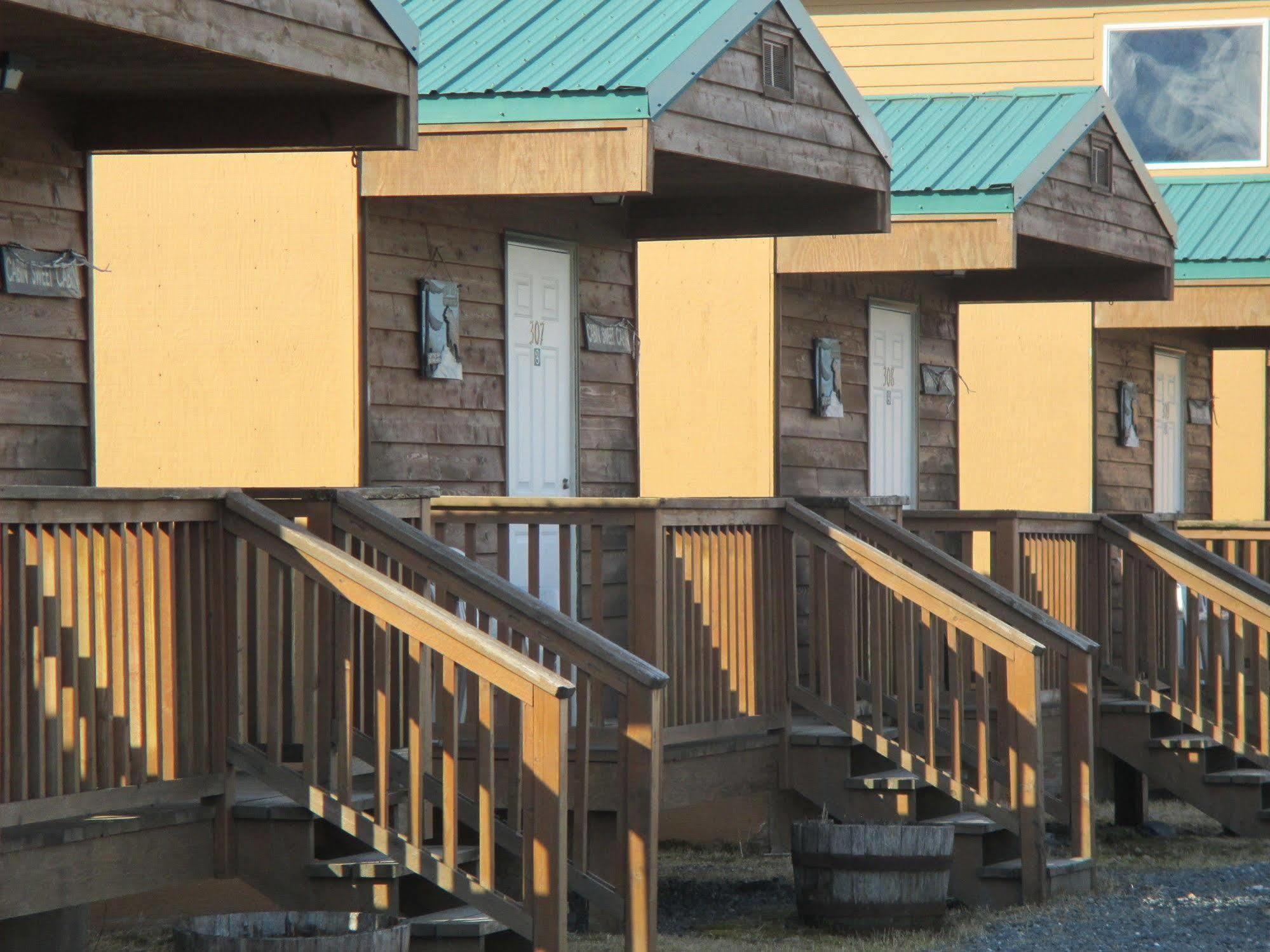 Totem Hotel And Suites Valdez Bagian luar foto