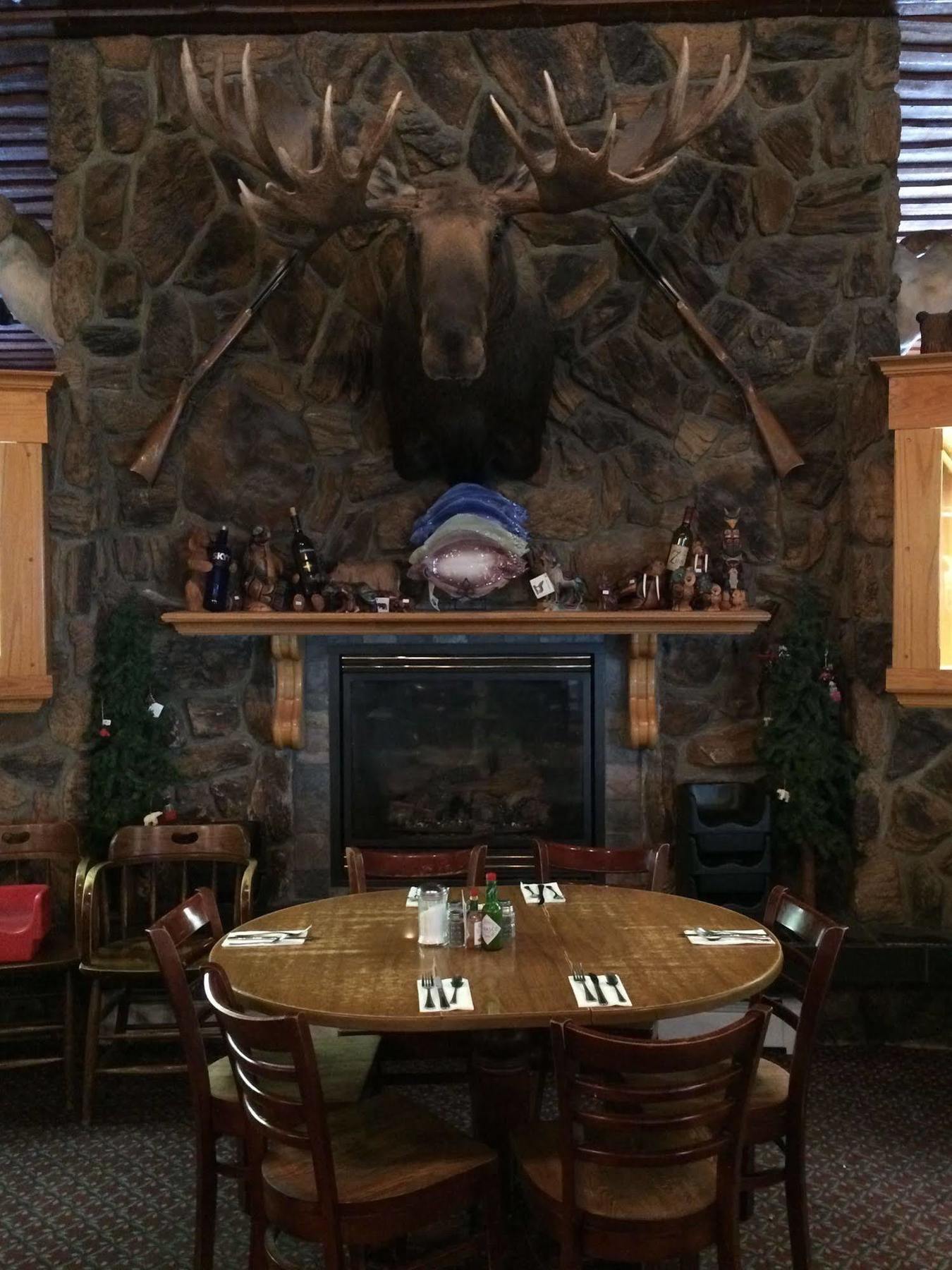 Totem Hotel And Suites Valdez Bagian luar foto
