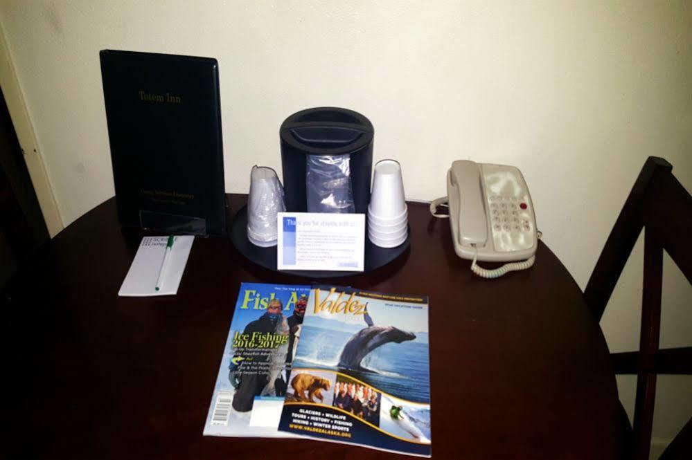Totem Hotel And Suites Valdez Bagian luar foto