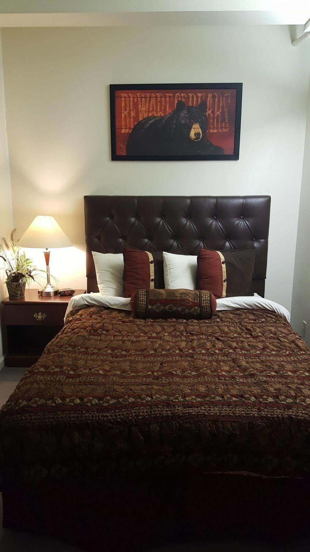 Totem Hotel And Suites Valdez Bagian luar foto