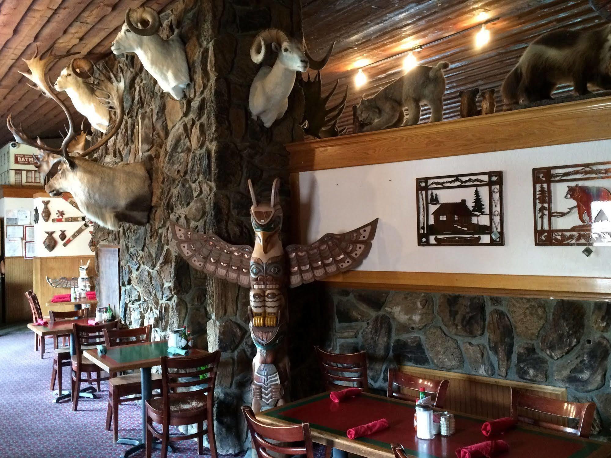 Totem Hotel And Suites Valdez Bagian luar foto